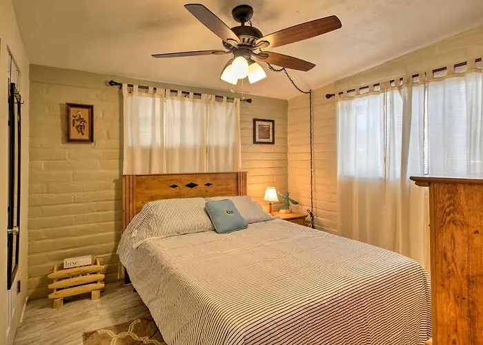 Renovated Gomez Casita W/ Yard < 7 Mi To Dt * Tucson