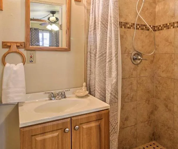 Renovated Gomez Casita W/ Yard < 7 Mi To Dt *