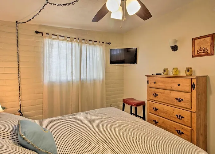 Renovated Gomez Casita W/ Yard < 7 Mi To Dt *